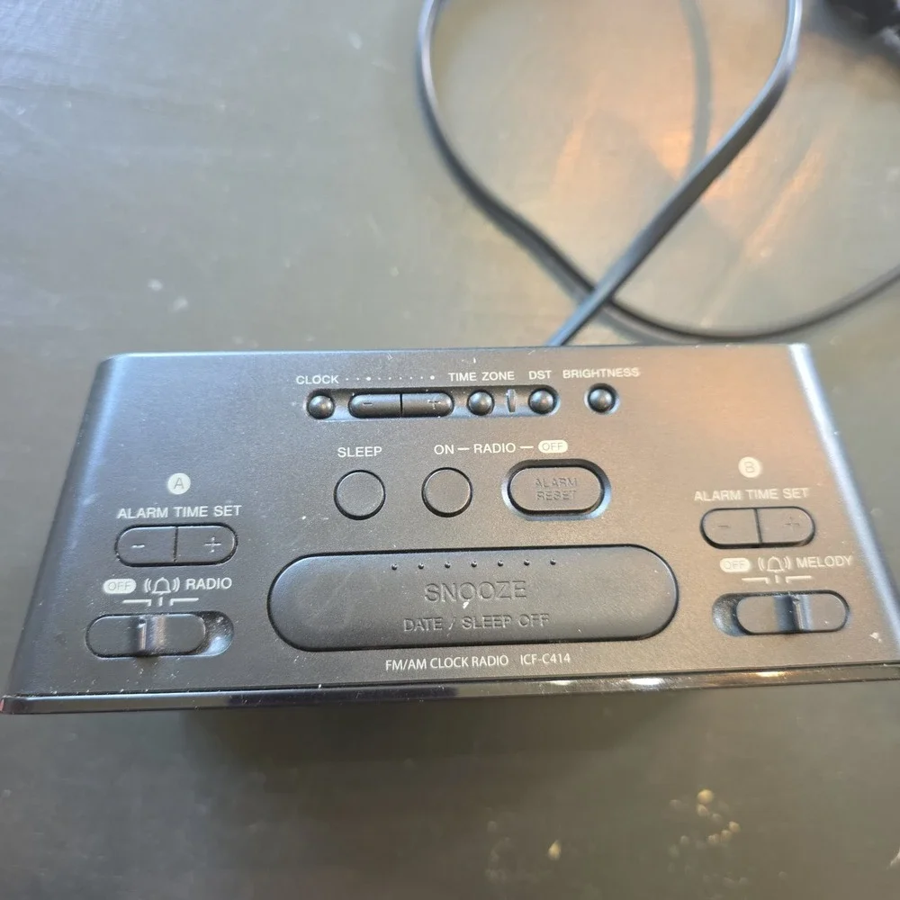 Sony Dream Machine ICF-C414 Dual Alarm Clock Radio AM FM Black Auto Time Set
